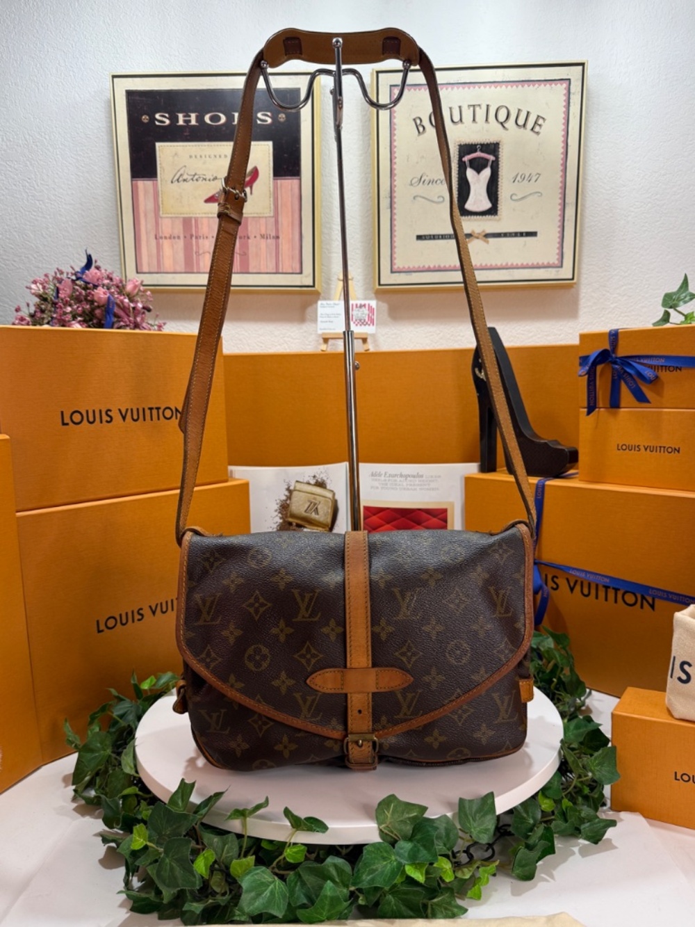 REGAL LOUIS VUITTON MONOGRAM MM CROSSBODY BAG! - Picture 7 of 17